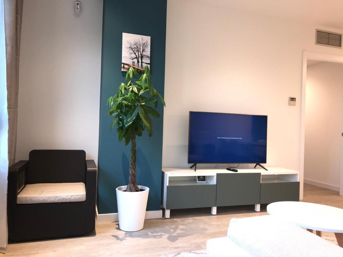 Llull Home Sant Adria de Besos Dış mekan fotoğraf
