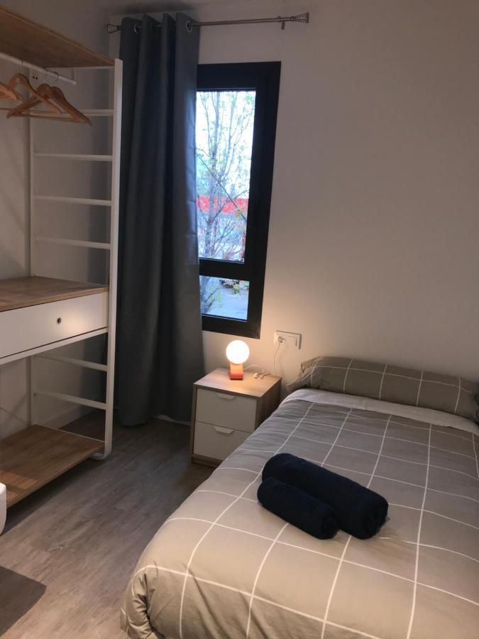 Llull Home Sant Adria de Besos Dış mekan fotoğraf
